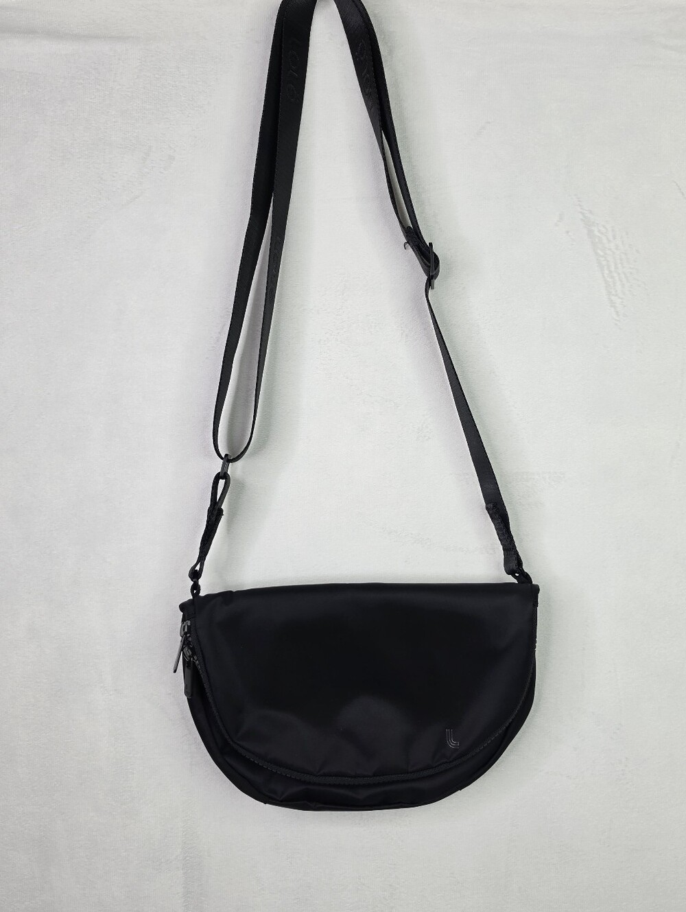 Lole Sleek Black Crescent Crossbody Shoulder Bag.